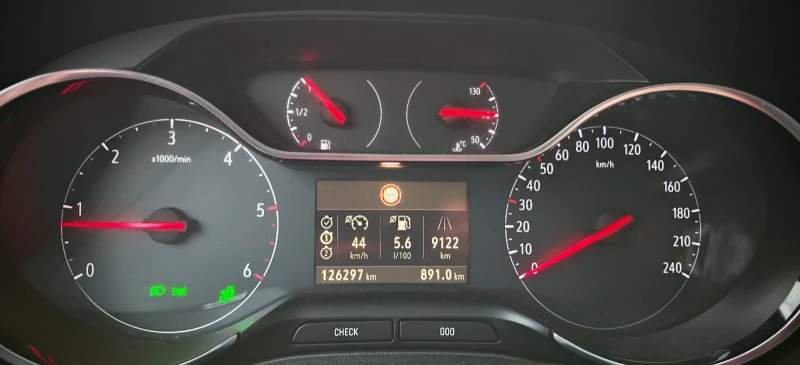 Opel Crossland X, снимка 10 - Автомобили и джипове - 52497385