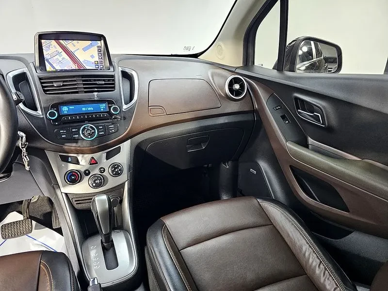 Chevrolet Trax 1.4, снимка 10 - Автомобили и джипове - 54327817