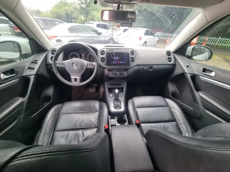 VW Tiguan 2.0 TDI COMFORT, снимка 10 - Автомобили и джипове - 55560117