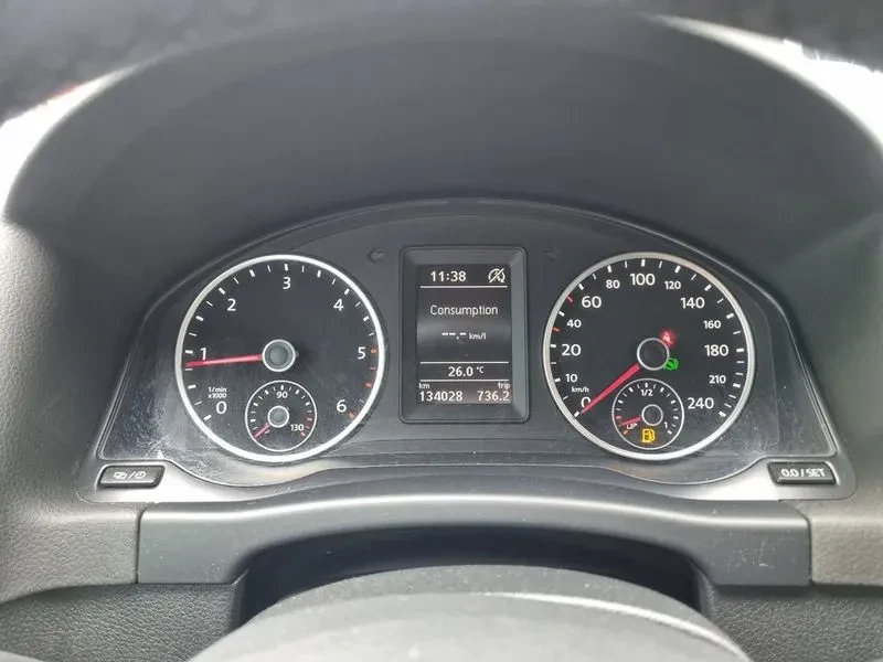 VW Tiguan 2.0 TDI COMFORT, снимка 8 - Автомобили и джипове - 55560117