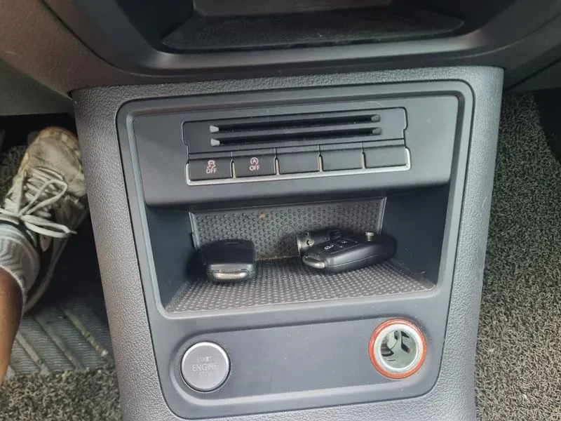 VW Tiguan 2.0 TDI COMFORT, снимка 17 - Автомобили и джипове - 55560117