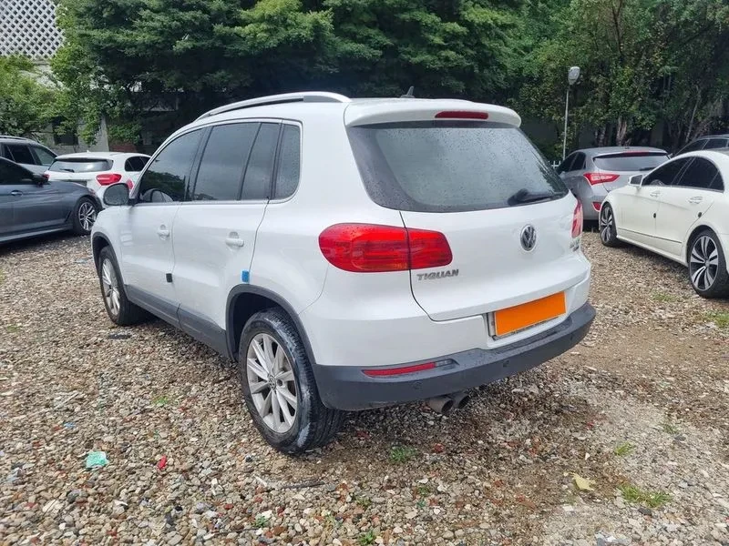 VW Tiguan 2.0 TDI COMFORT, снимка 5 - Автомобили и джипове - 55560117