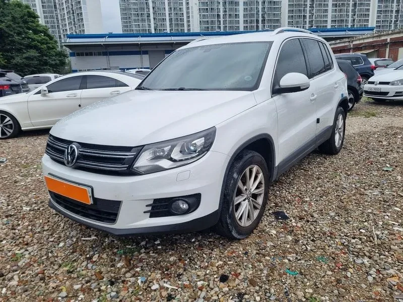 VW Tiguan 2.0 TDI COMFORT, снимка 3 - Автомобили и джипове - 55560117