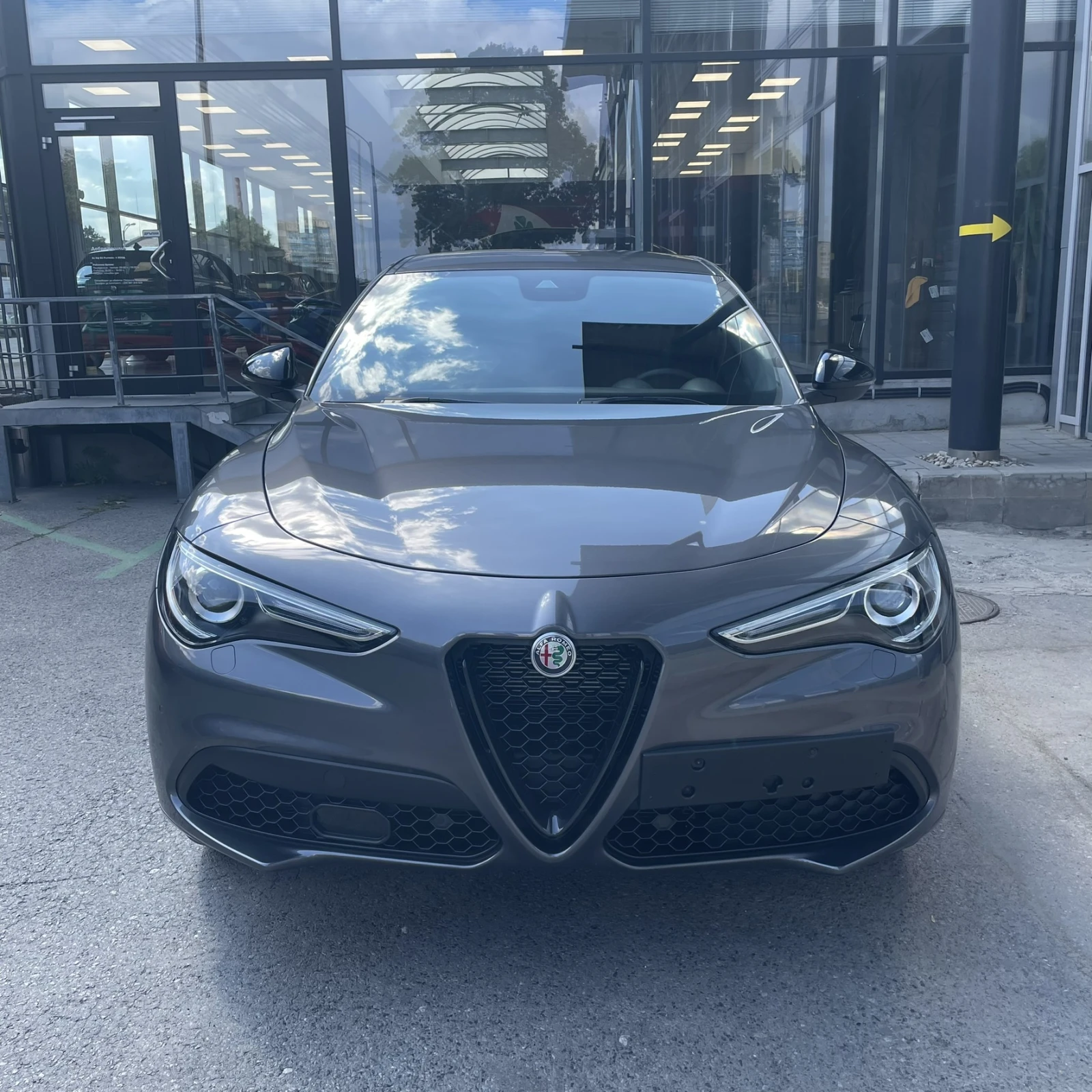 Alfa Romeo Stelvio  - изображение 2