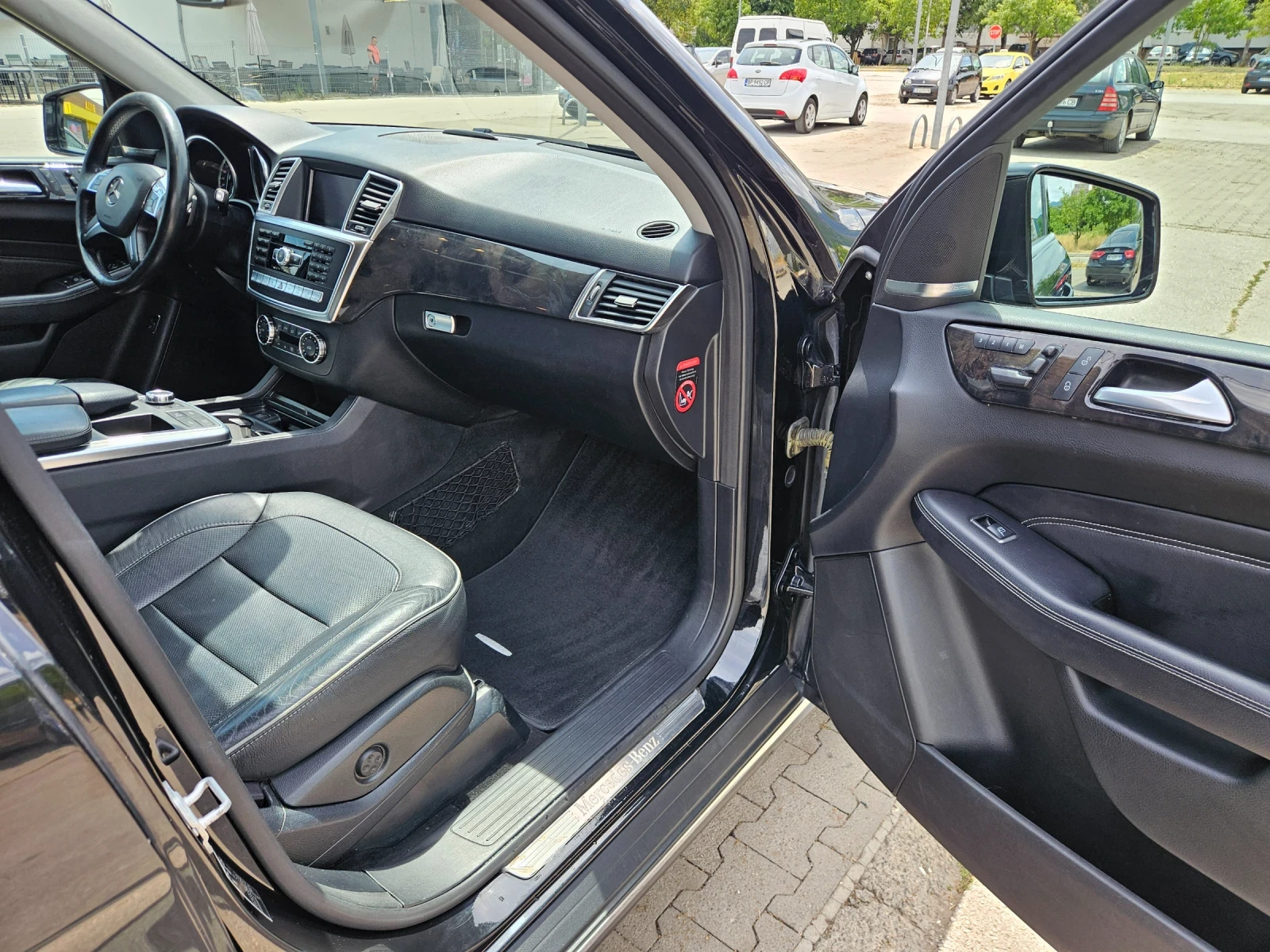 Mercedes-Benz ML 350 258кс.* AIRMATIC* Harman/kardan* Подгрев/обдухване - изображение 8