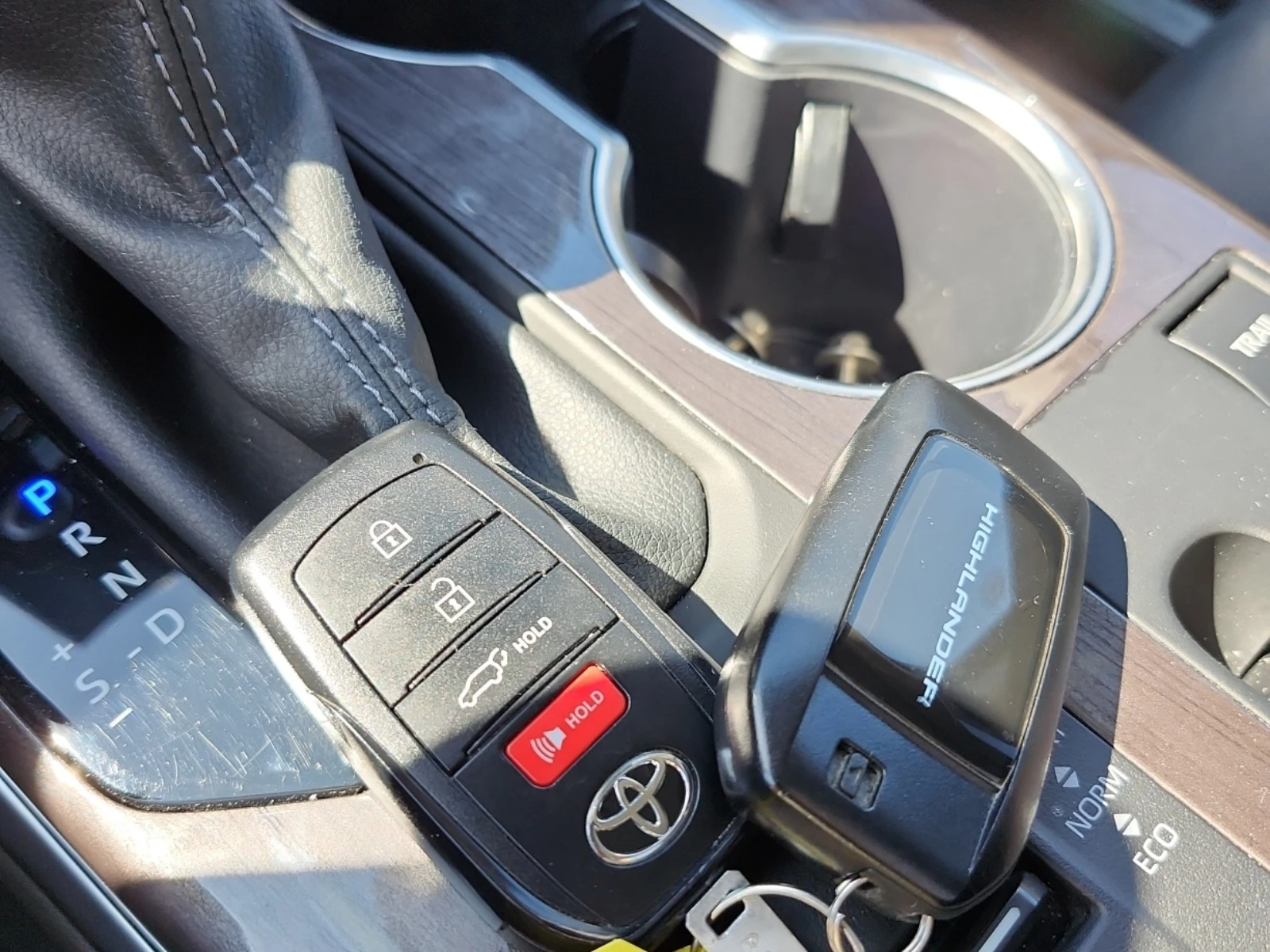 Toyota Highlander HYBRID LIMITED * * CARFAX * * ���� ������ * *  | Mobile.bg � ����������� 7