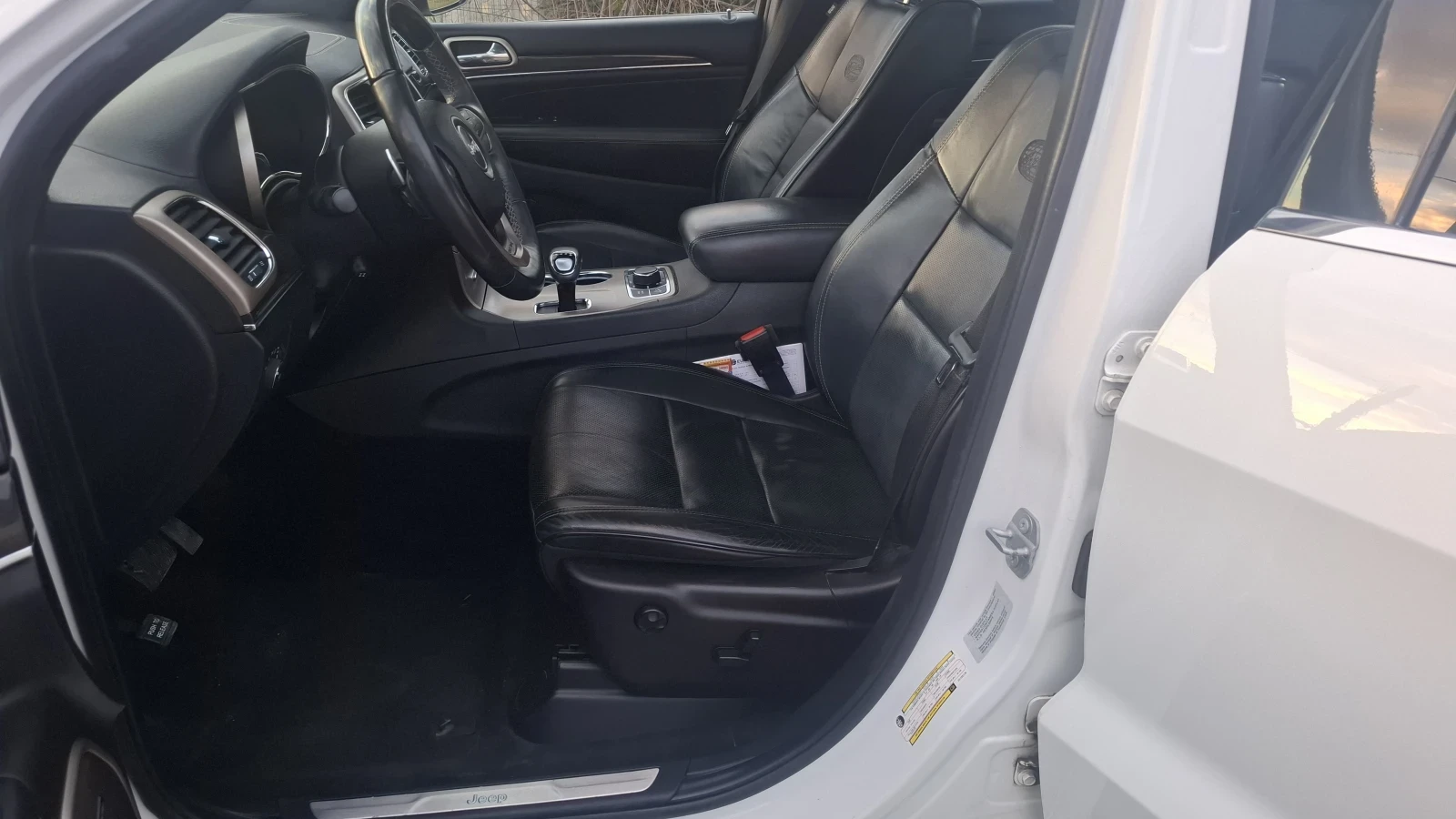 Jeep Grand cherokee 3.6 overland, снимка 14 - Автомобили и джипове - 53506918