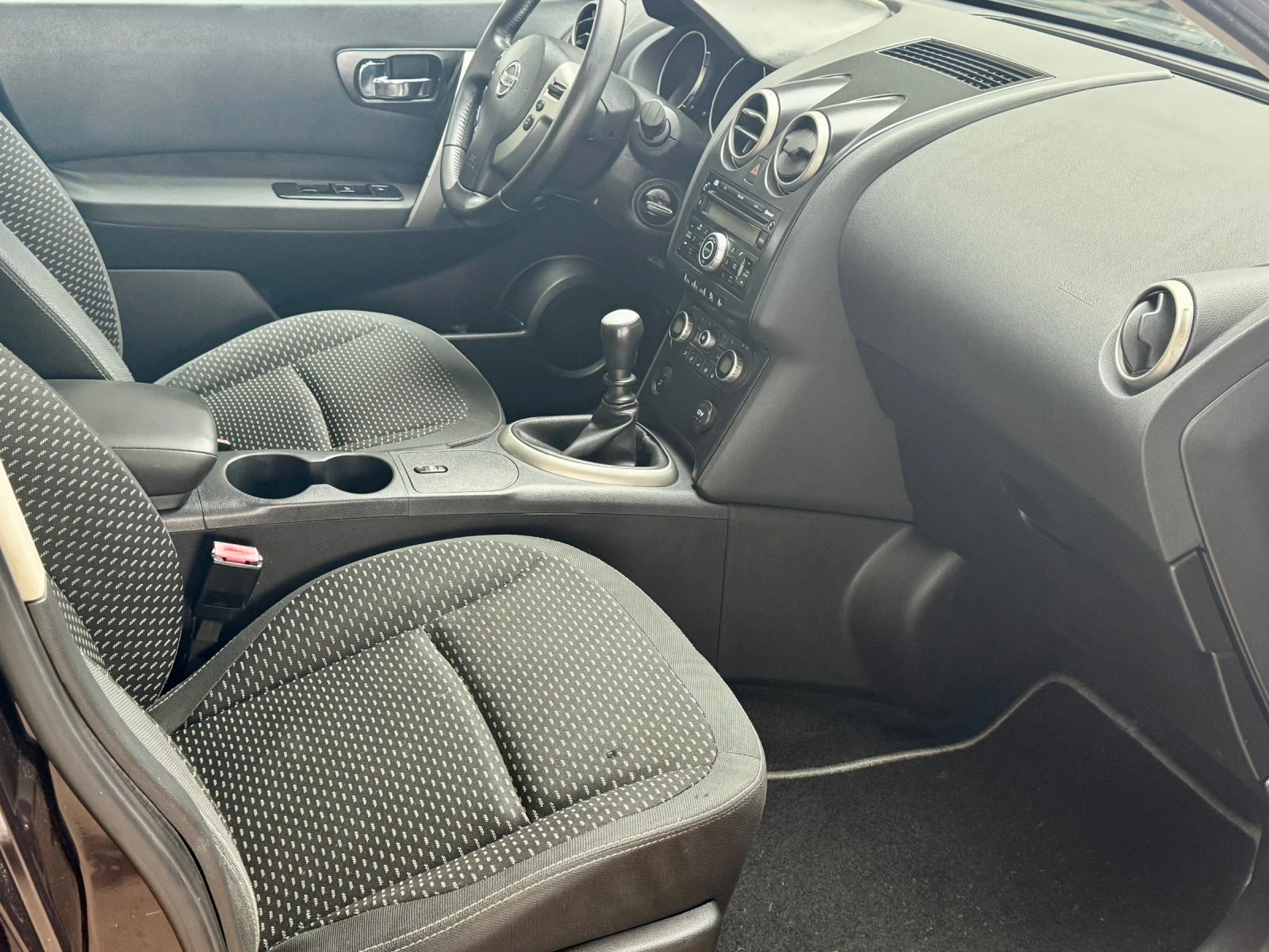 Nissan Qashqai 1.5-DCI , снимка 12 - Автомобили и джипове - 54168193