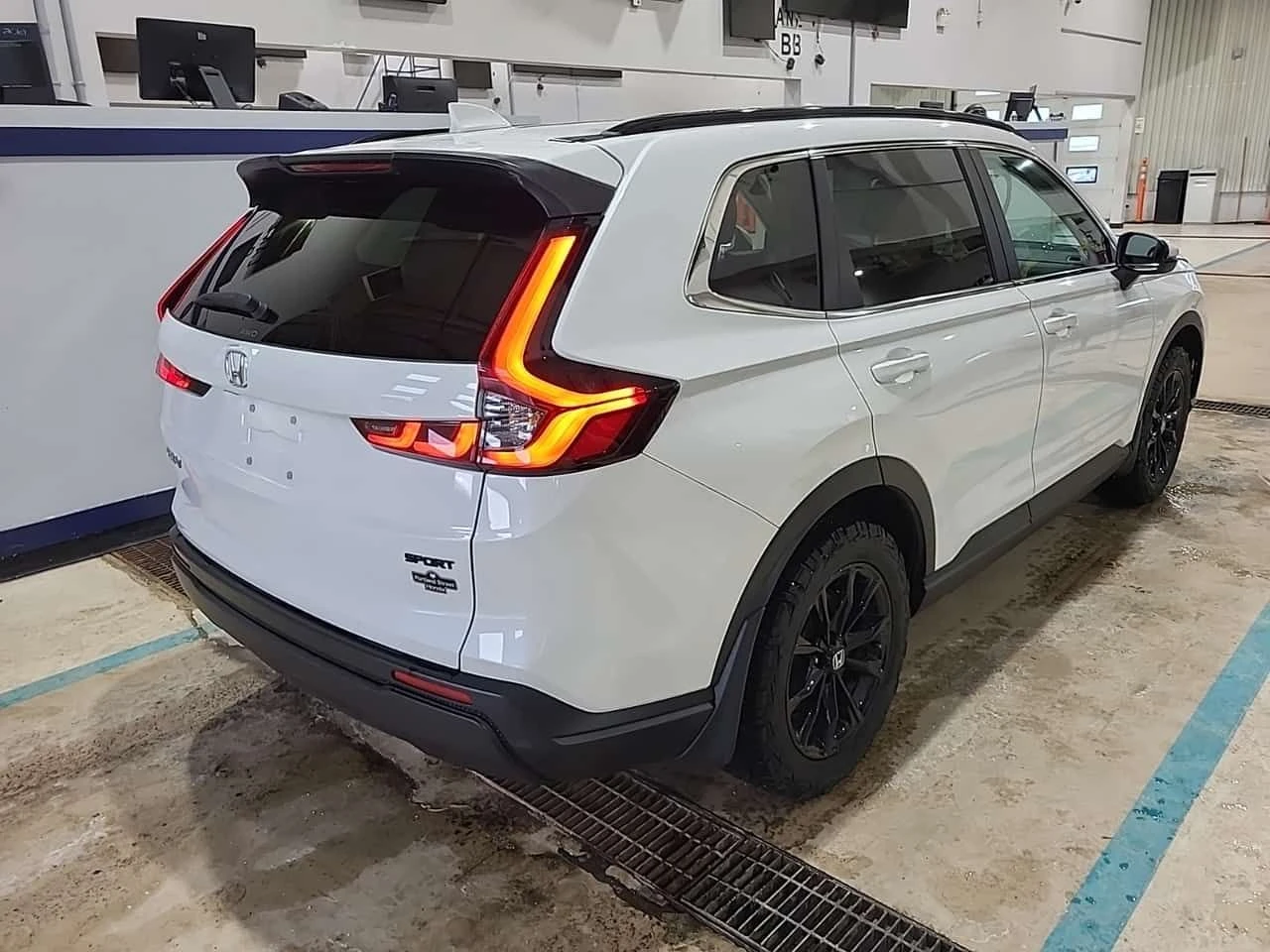 Honda Cr-v SPORT| PANO| ПОДГРЕВИ| CARFAX, снимка 3 - Автомобили и джипове - 54412482