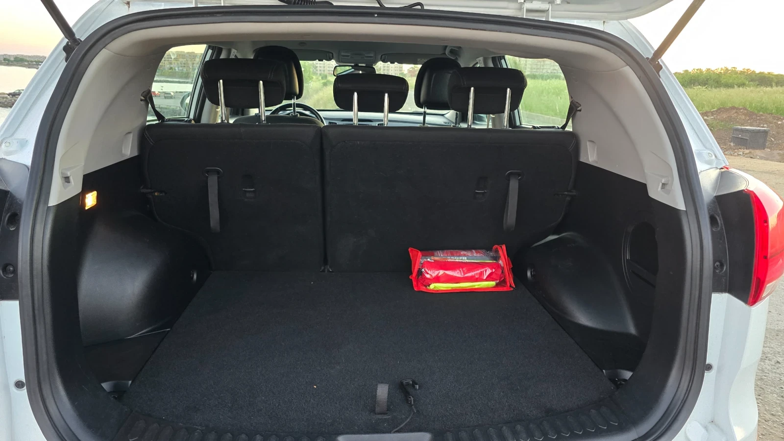 Kia Sportage 2.0 CRDi, снимка 7 - Автомобили и джипове - 54683405