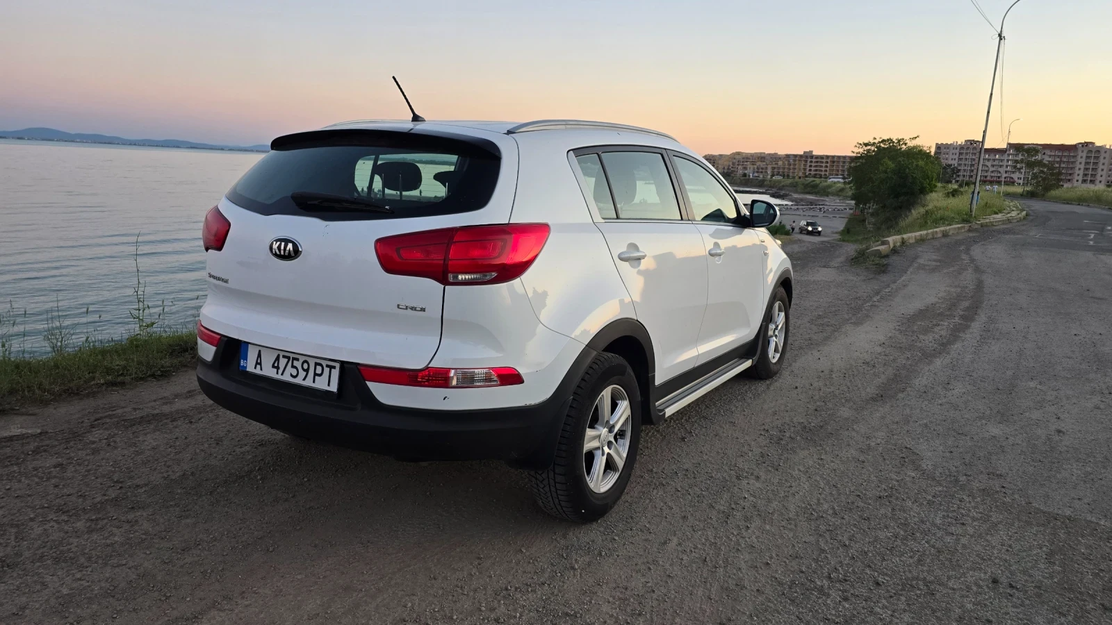 Kia Sportage 2.0 CRDi, снимка 4 - Автомобили и джипове - 54683405
