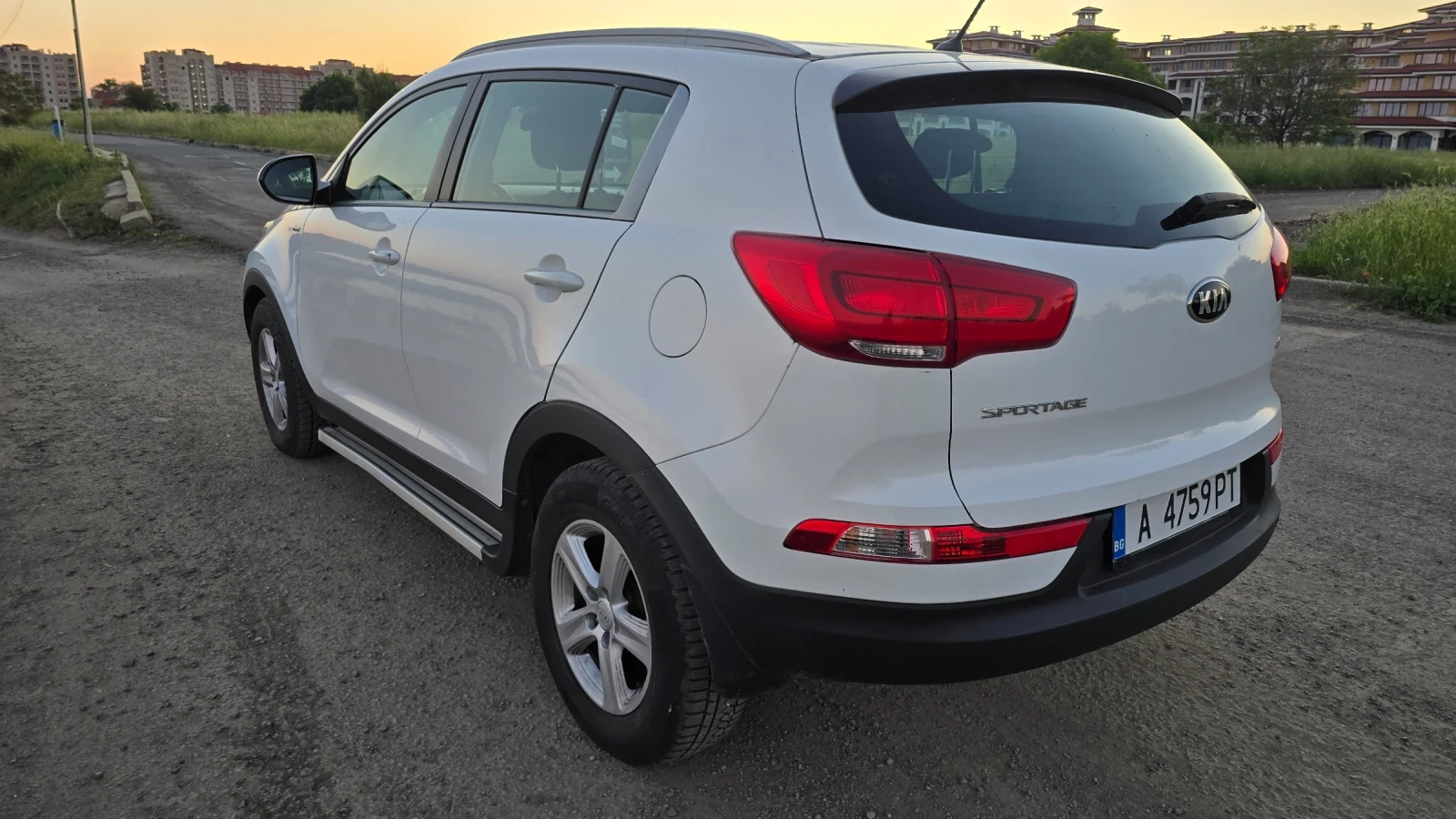 Kia Sportage 2.0 CRDi, снимка 3 - Автомобили и джипове - 54683405