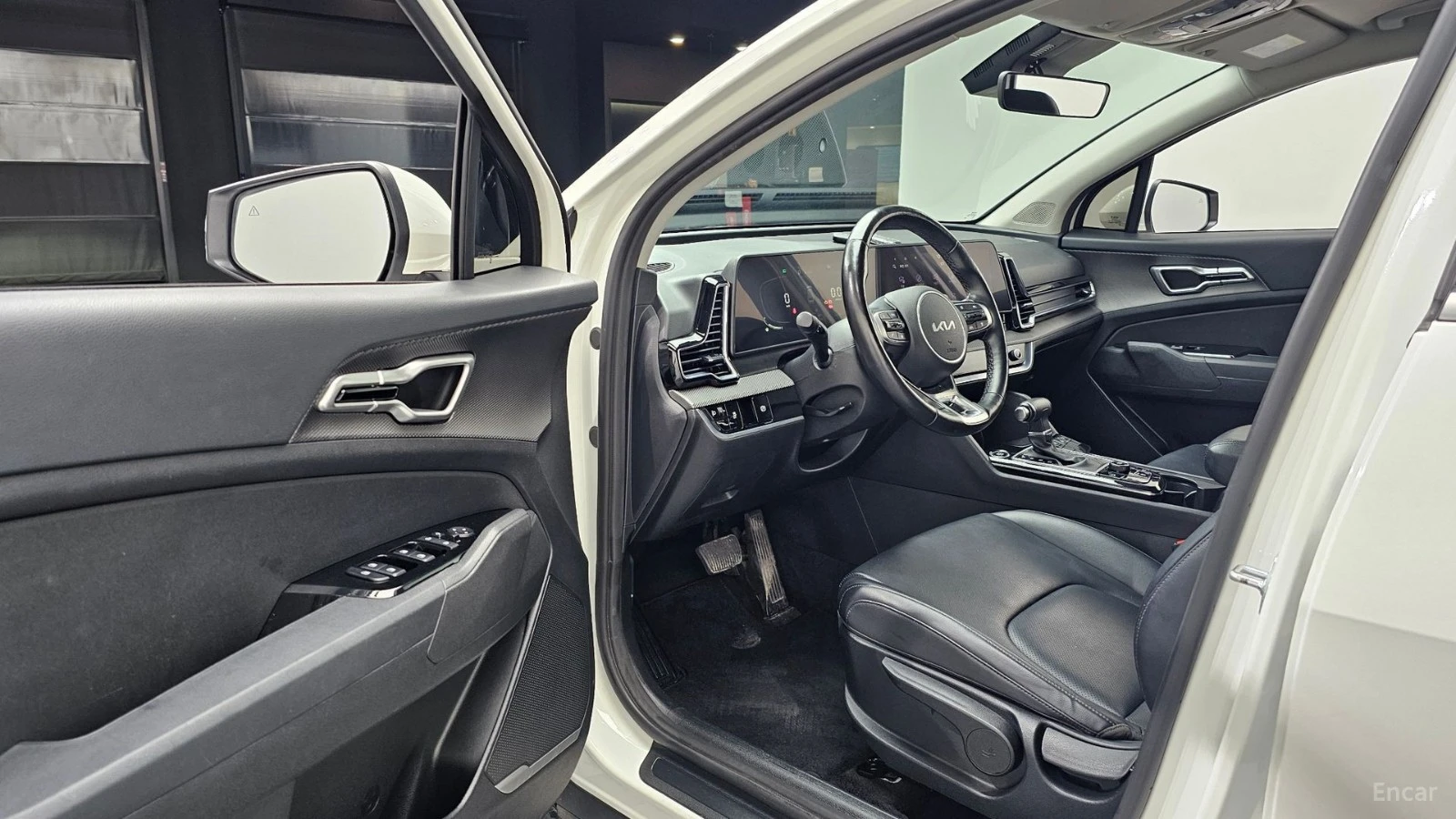 Kia Sportage Trendy* DISTRONIC* КАМЕРА* ПОДГРЕВ* KEYLESS* , снимка 8 - Автомобили и джипове - 55588093