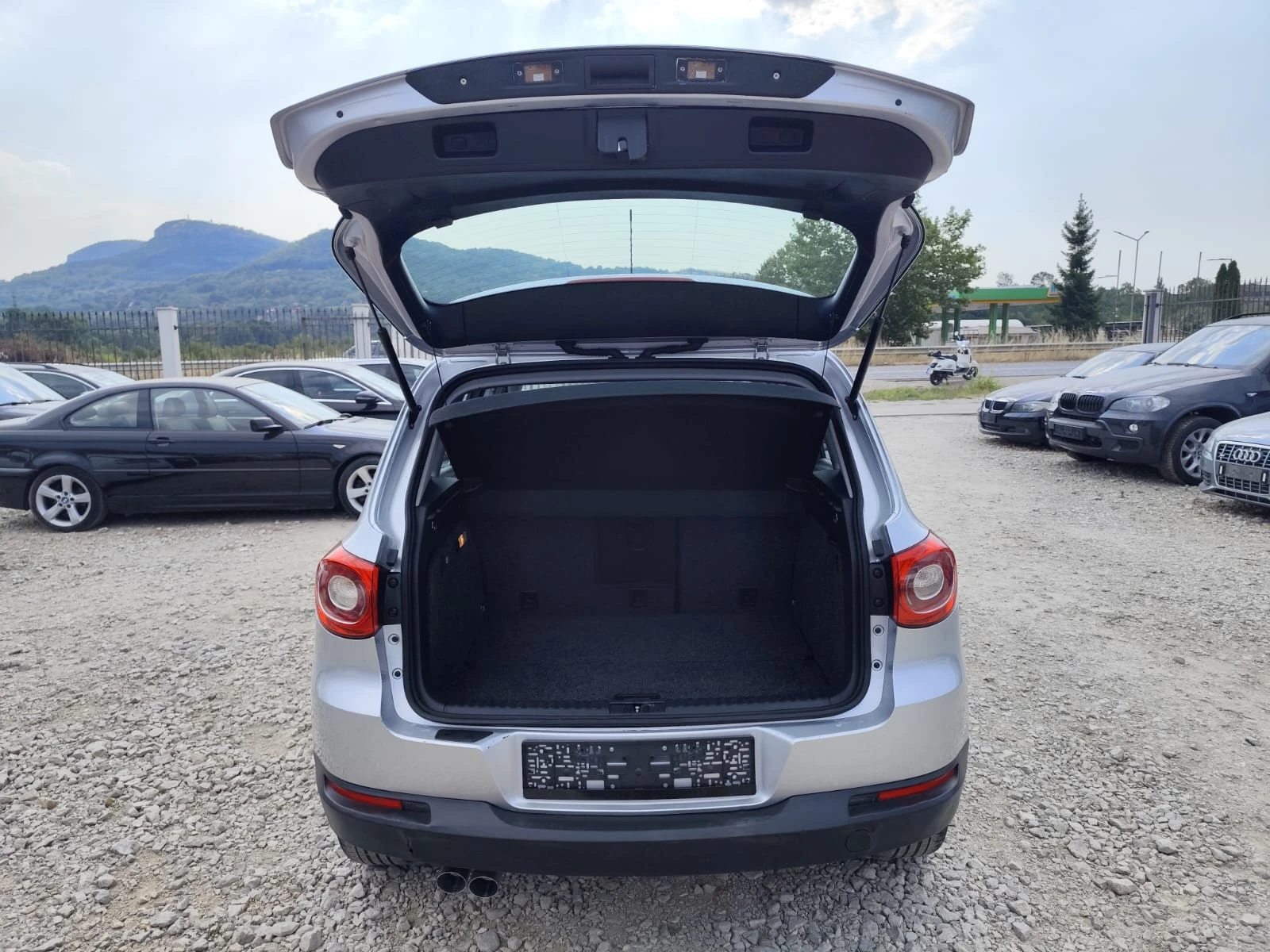 VW Tiguan 2.0 дизел 4х4, снимка 7 - Автомобили и джипове - 55706656
