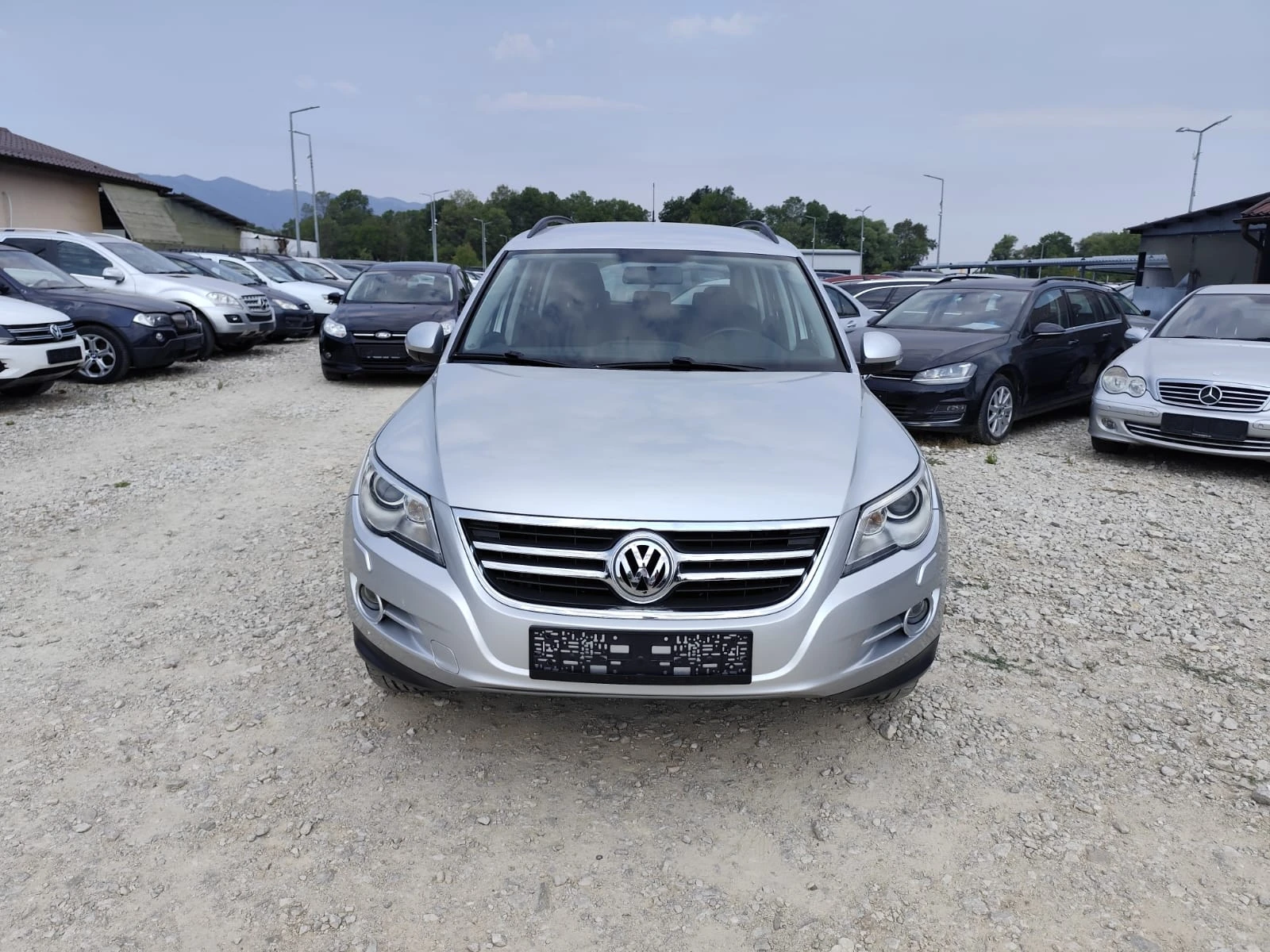 VW Tiguan 2.0 дизел 4х4, снимка 2 - Автомобили и джипове - 55706656