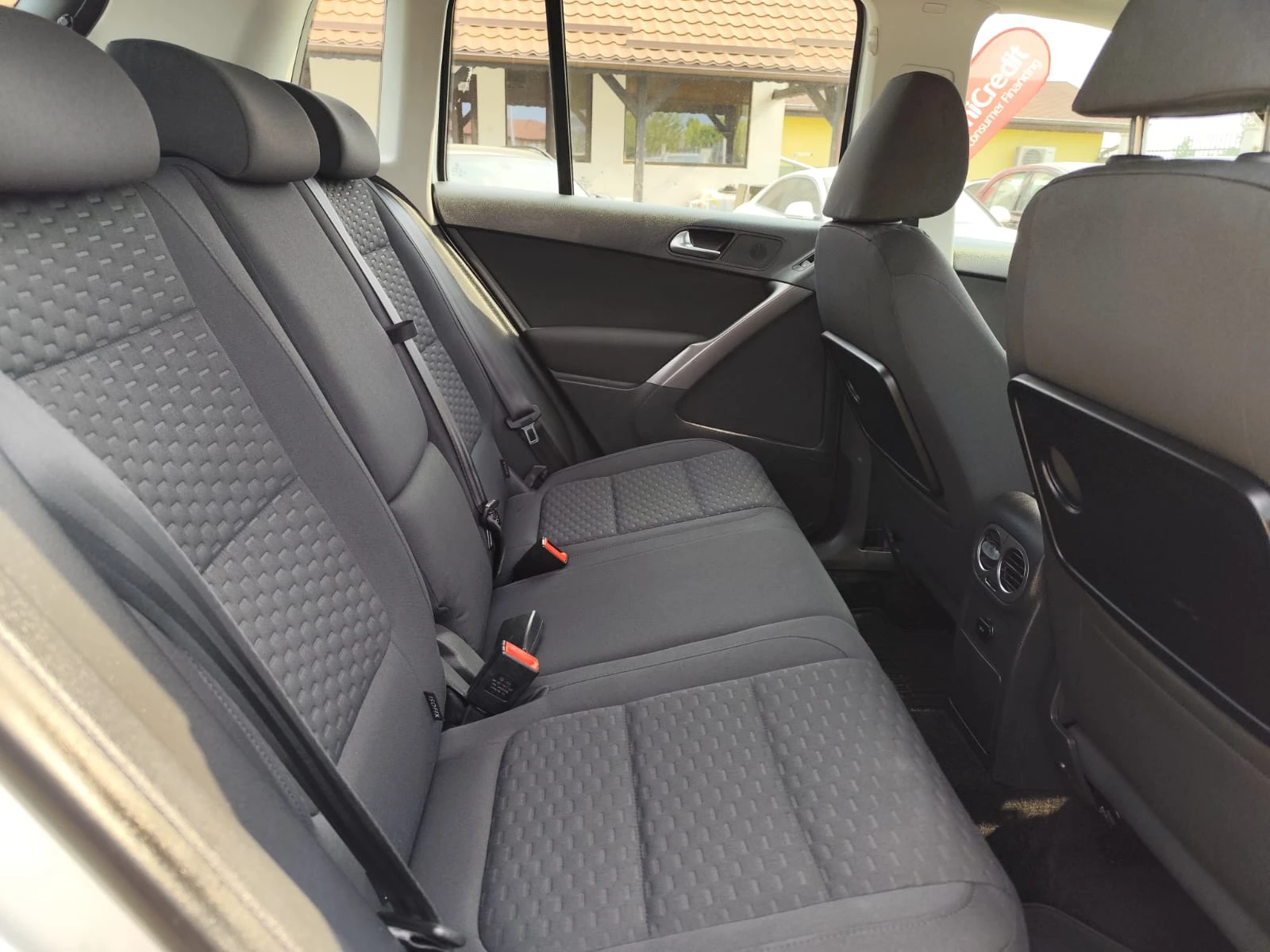 VW Tiguan 2.0 дизел 4х4, снимка 13 - Автомобили и джипове - 55706656