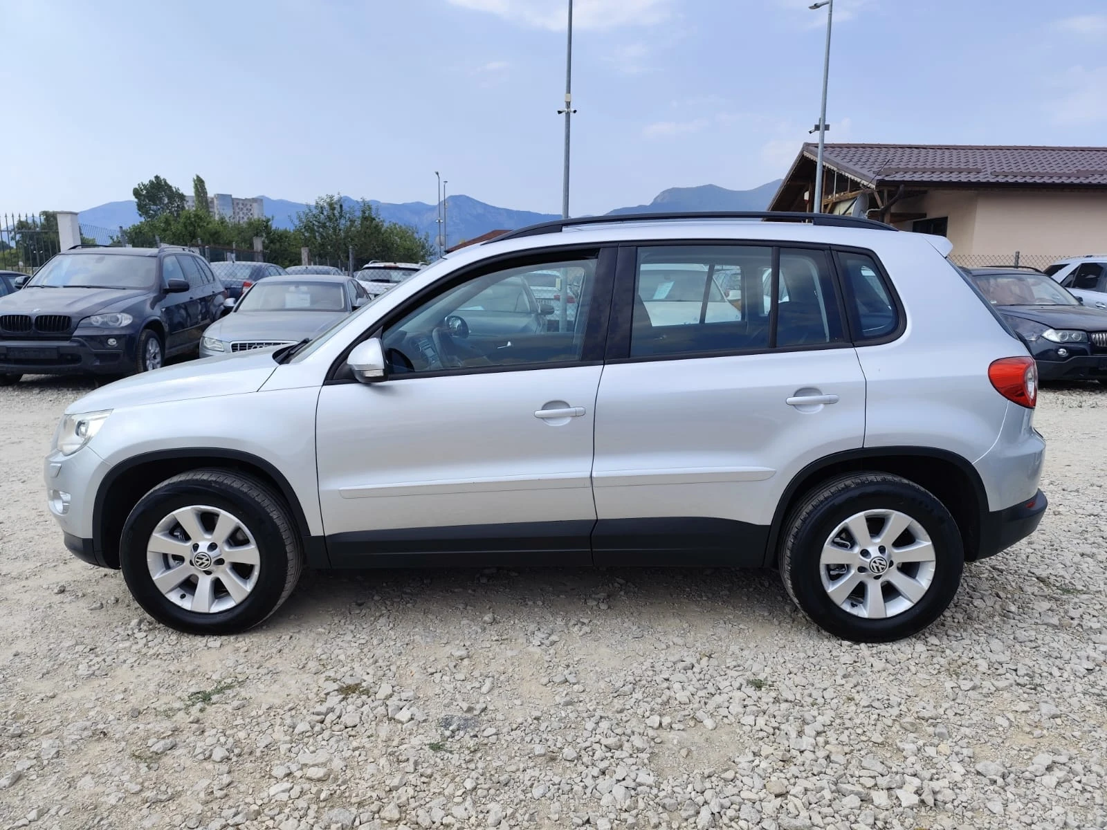 VW Tiguan 2.0 дизел 4х4, снимка 9 - Автомобили и джипове - 55706656