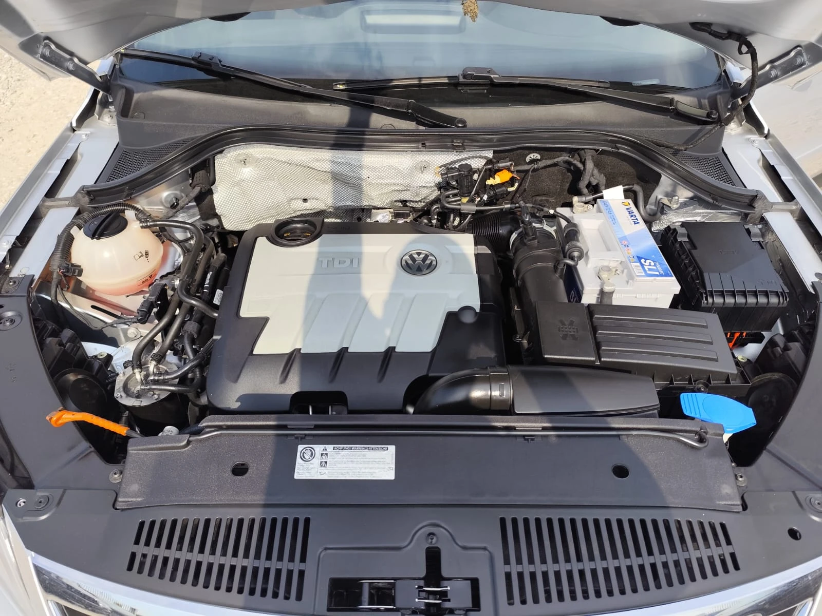 VW Tiguan 2.0 дизел 4х4, снимка 15 - Автомобили и джипове - 55706656