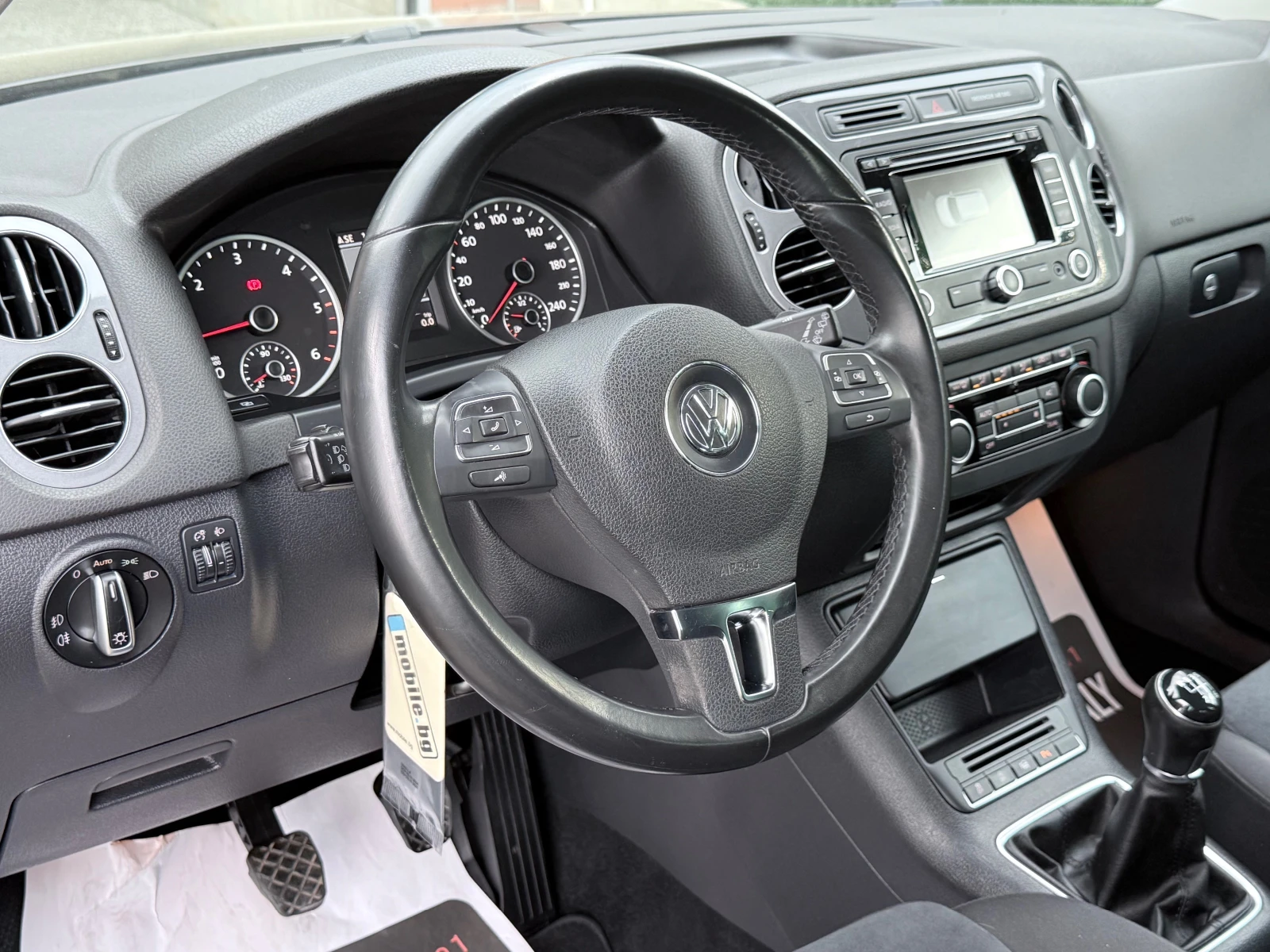 VW Tiguan 2.0TDI* HighLine* BlueMotion* Facelift* Navi* Euro, снимка 15 - Автомобили и джипове - 56124615