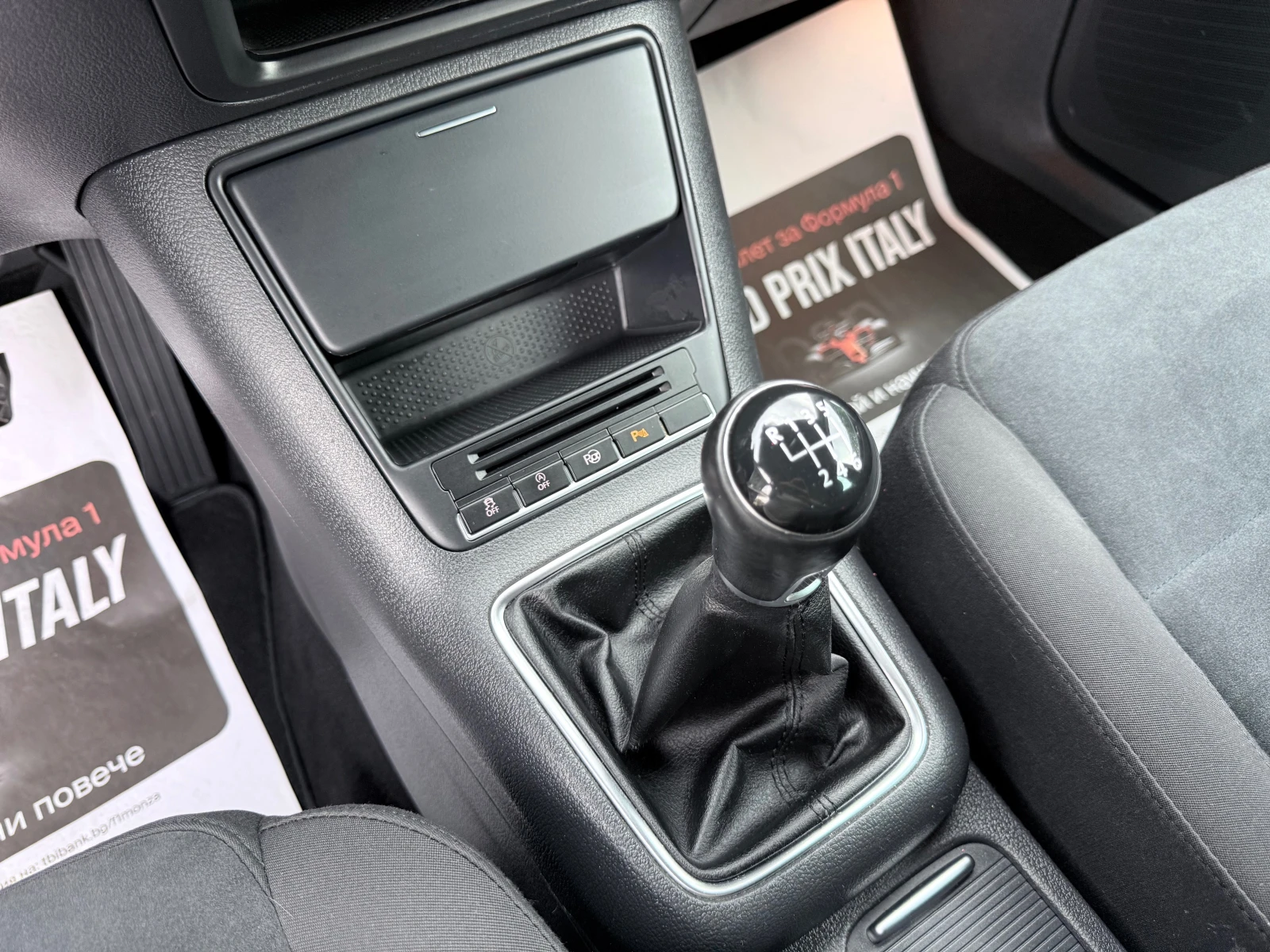 VW Tiguan 2.0TDI* HighLine* BlueMotion* Facelift* Navi* Euro, снимка 14 - Автомобили и джипове - 56124615
