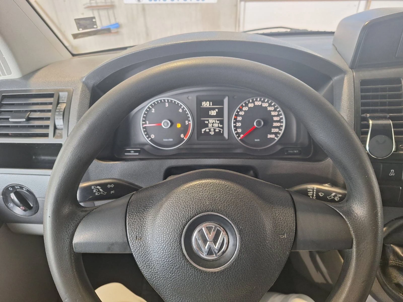 VW Transporter Т5 2.0 куб., 102 к.с. - изображение 7