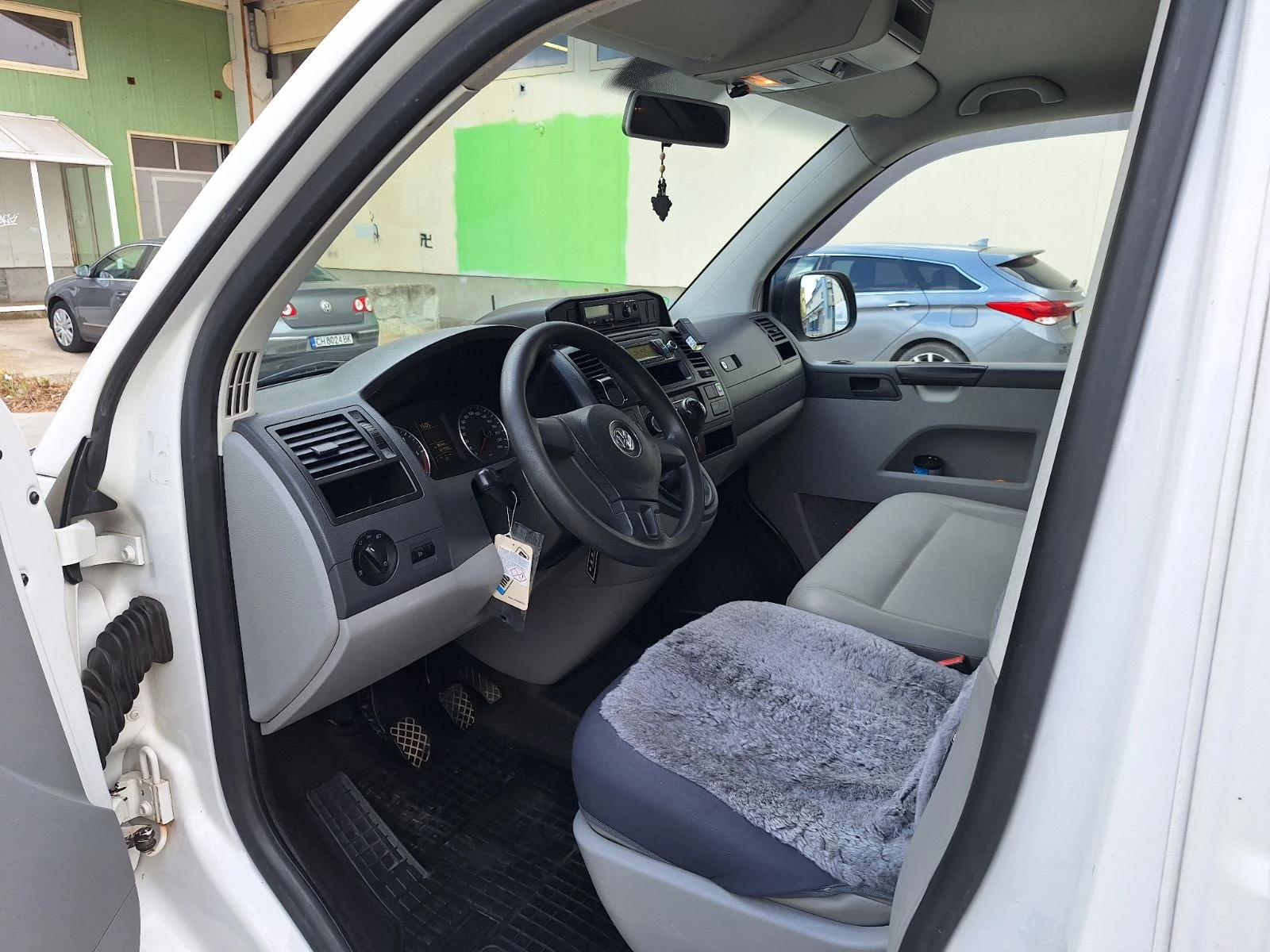 VW Transporter Т5 2.0 куб., 102 к.с. - изображение 9