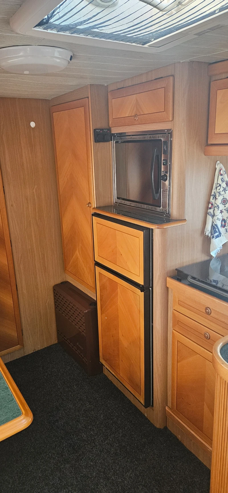 Кемпер Mobilvetta 2500 TDI, снимка 11 - Каравани и кемпери - 51472690