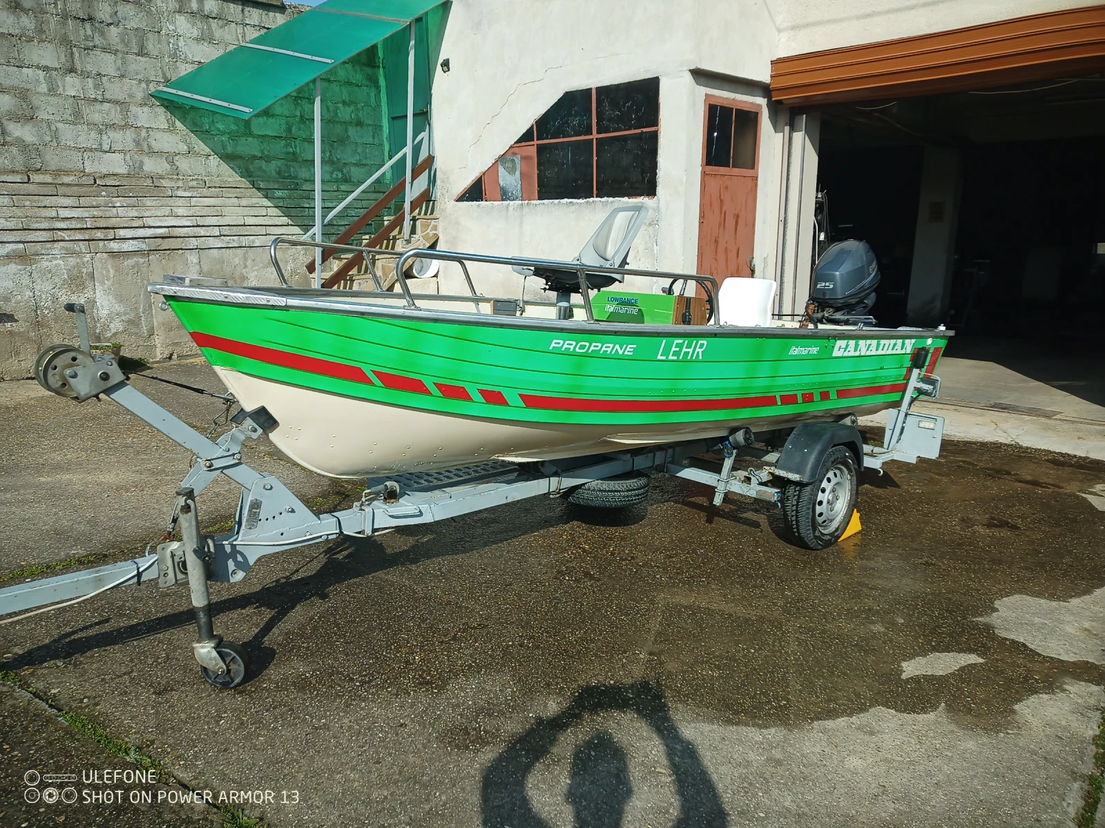 Лодка Ally Canadian, снимка 2 - Воден транспорт - 53748656