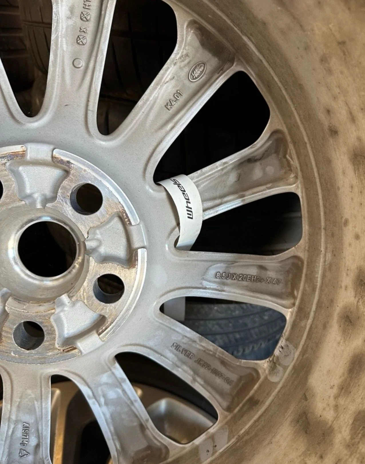 Гуми с джанти Pirelli 255/55R20, снимка 2 - Гуми и джанти - 55946698