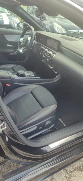 Mercedes-Benz CLA 200 D* AMG* DIGITAL* LED, снимка 13