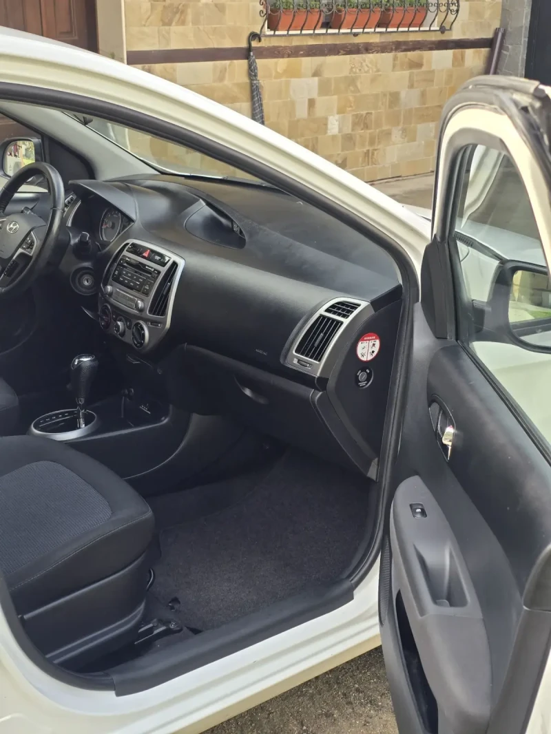 Hyundai I20 1.4 , снимка 13 - Автомобили и джипове - 49909051