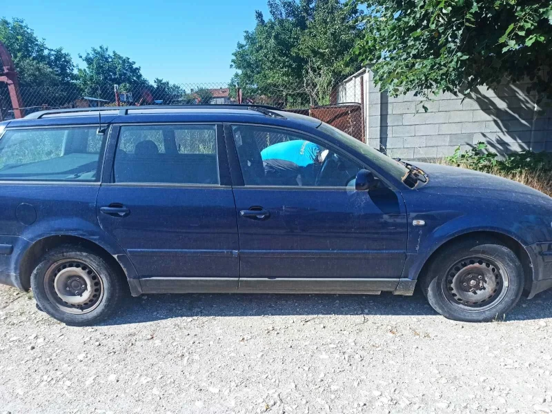 VW Passat, снимка 2 - Автомобили и джипове - 52622743
