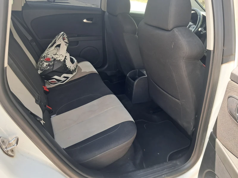 Seat Leon FR 2.0T , снимка 12 - Автомобили и джипове - 52851783
