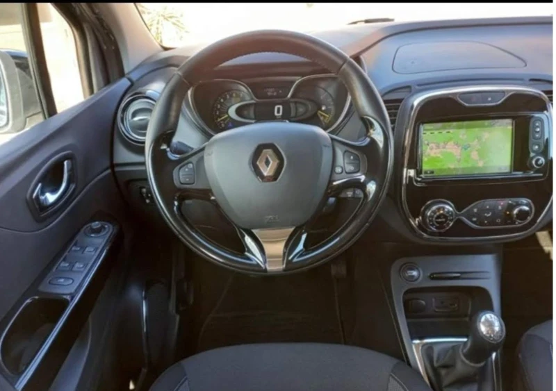 Renault Captur, снимка 3 - Автомобили и джипове - 52460371