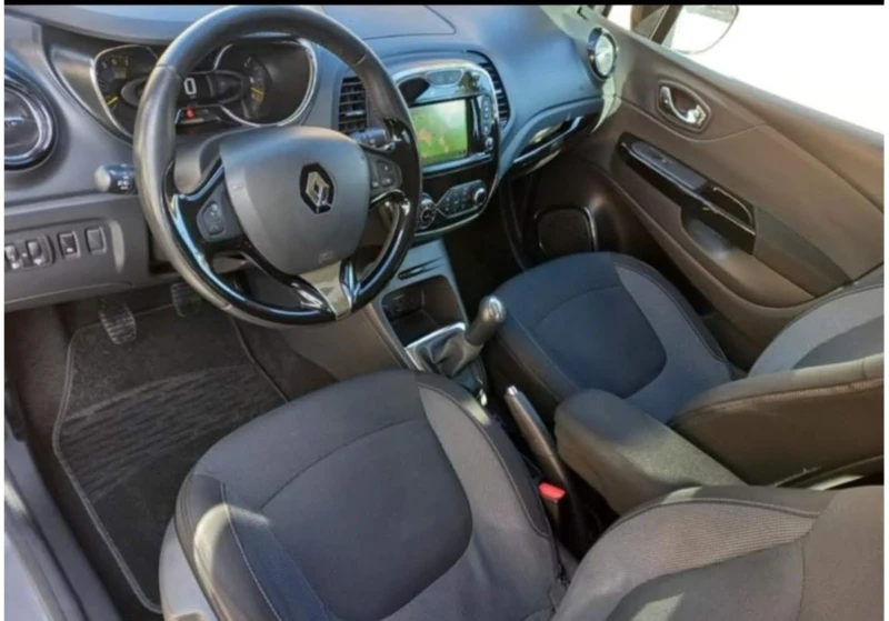 Renault Captur, снимка 2 - Автомобили и джипове - 52460371