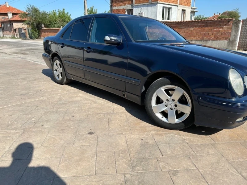 Mercedes-Benz E 200 2.2, снимка 5 - Автомобили и джипове - 52165872