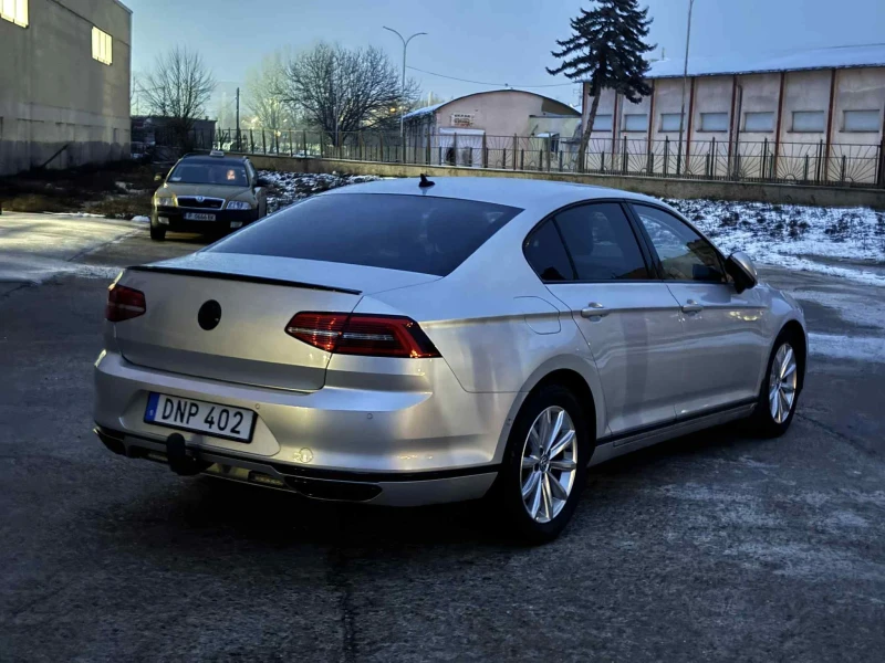 VW Passat, снимка 12 - Автомобили и джипове - 53114681