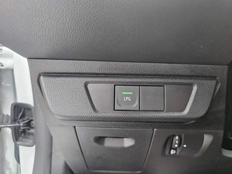 Dacia Sandero 1.0 TCe 90 Stop&Start LPG, снимка 11 - Автомобили и джипове - 53211522
