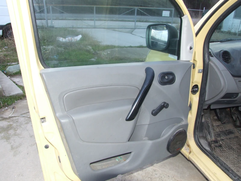 Renault Kangoo 1.5dci, снимка 4 - Автомобили и джипове - 53261564