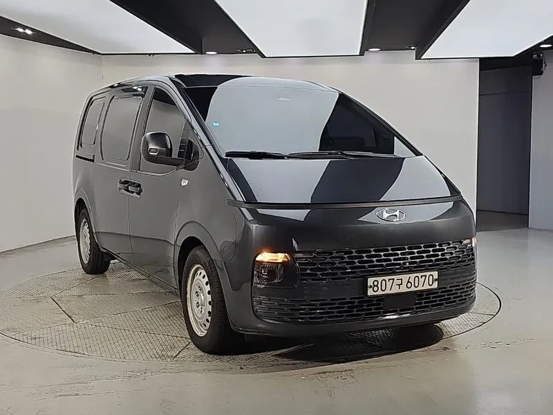 Hyundai Staria  3-Seater Smart, снимка 2 - Автомобили и джипове - 56590714