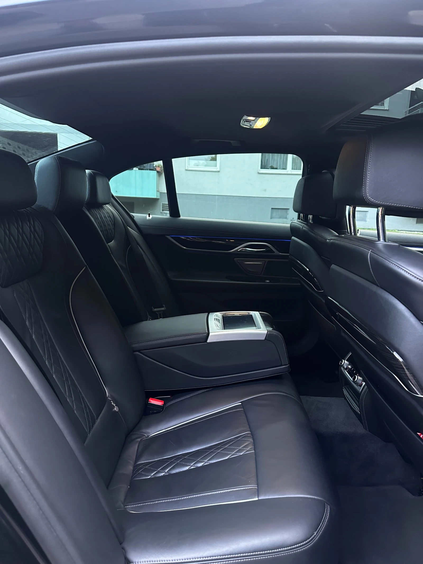 BMW 740 M-paket Xdrive  - изображение 10
