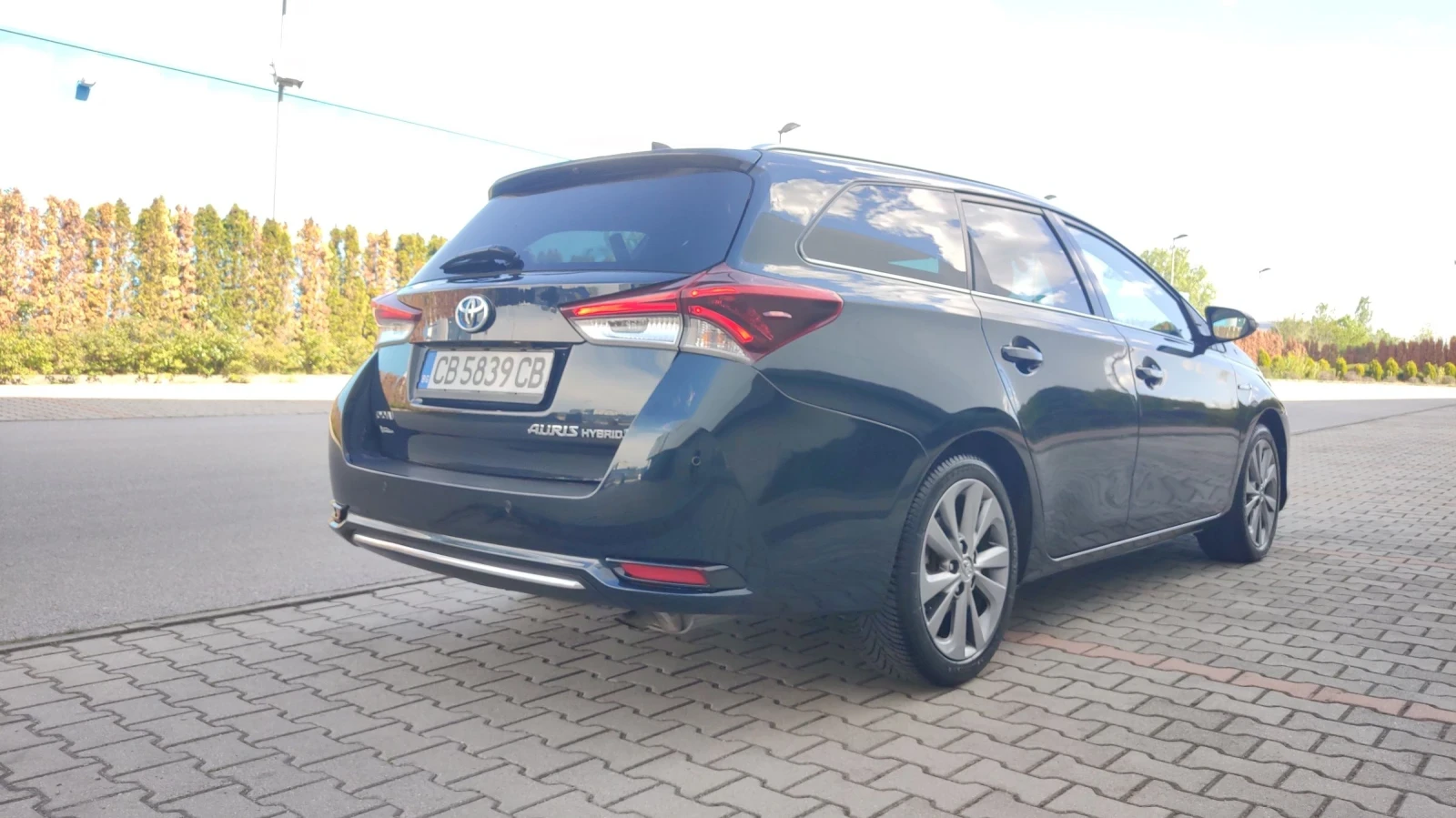 Toyota Auris 1.8 HYBRID  - изображение 6