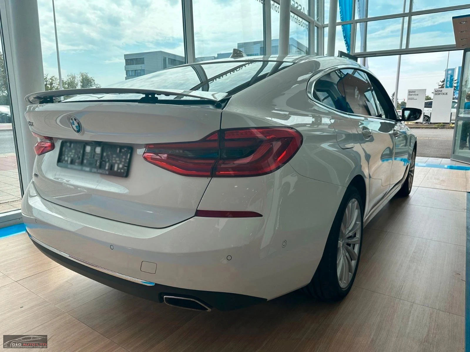 BMW 6 GT 640d/320HP/LUXURY/PANO/HUD/INDIVIDUAL/CAM/562v - изображение 4
