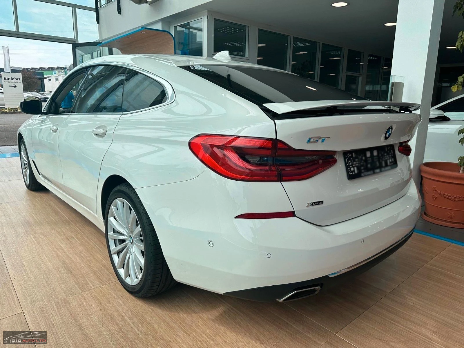 BMW 6 GT 640d/320HP/LUXURY/PANO/HUD/INDIVIDUAL/CAM/562v - изображение 2