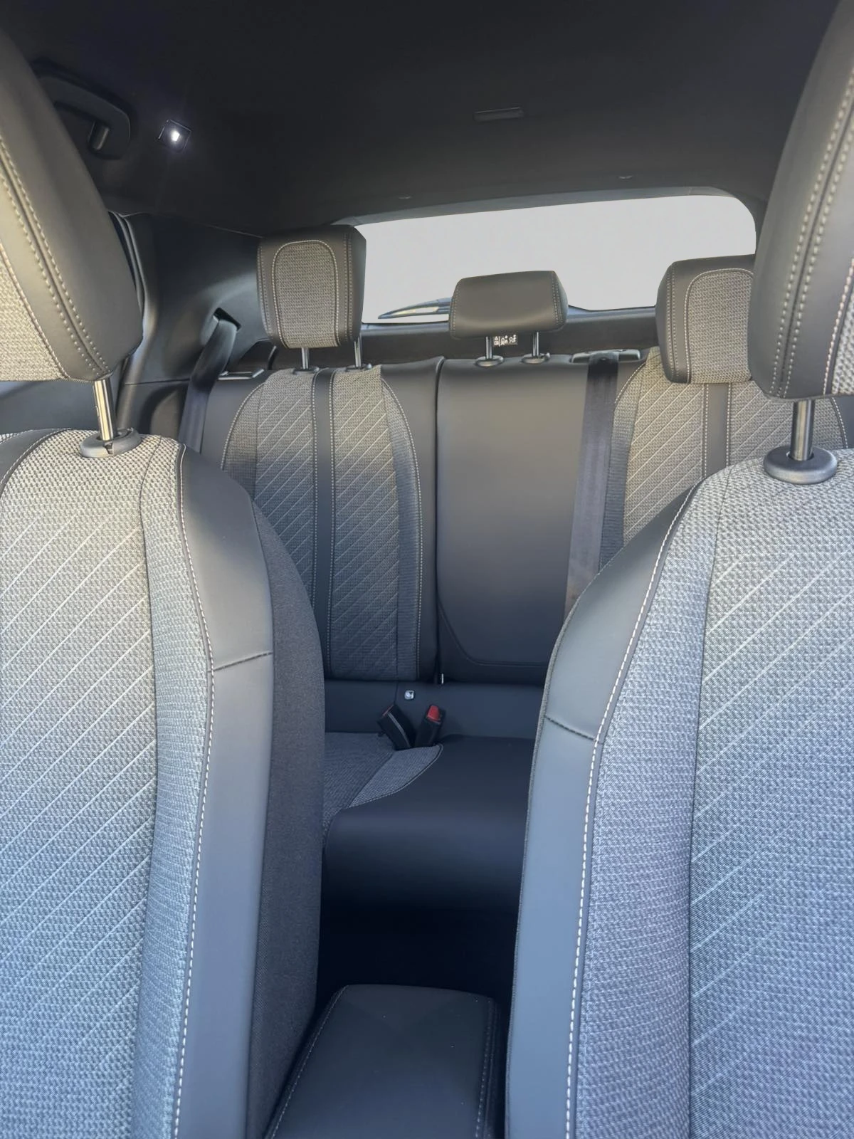 Peugeot 2008 ALLURE 1.2 PureTech 145 HYBRID 48V e-DCS6 EURO 6.4 | Mobile.bg   12