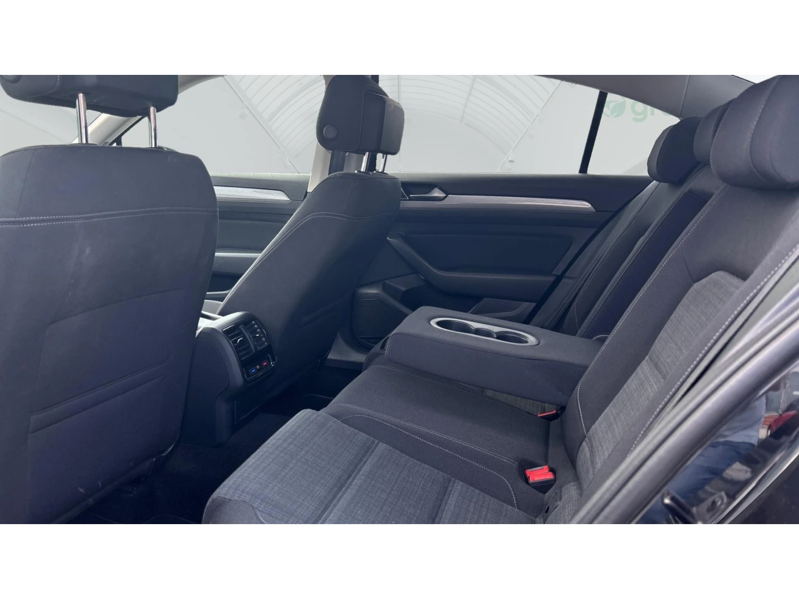 VW Passat 2.0 TDi  DSG SCR Business,    499  | Mobile.bg   10