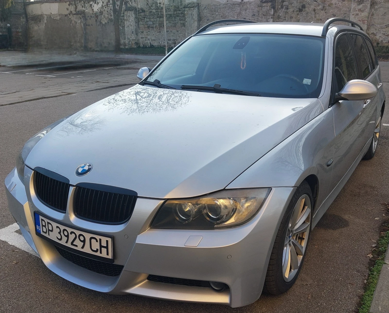 BMW 330 325ix 3.0 - изображение 2