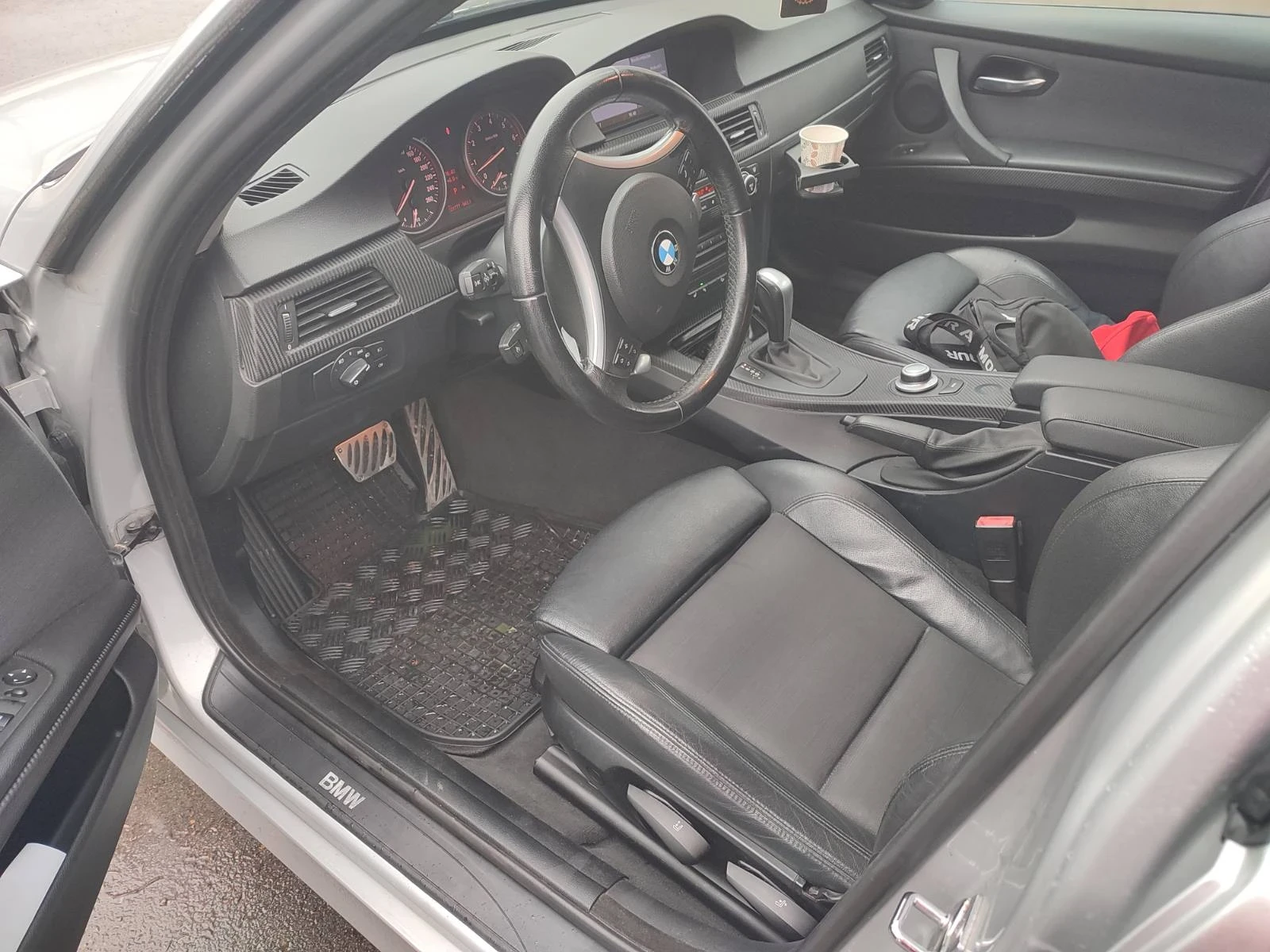 BMW 330 325ix 3.0 - изображение 7