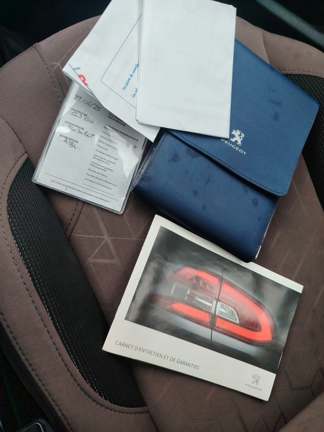 Peugeot 2008 1.6 E-HDI 120�.�� | Mobile.bg � ����������� 14