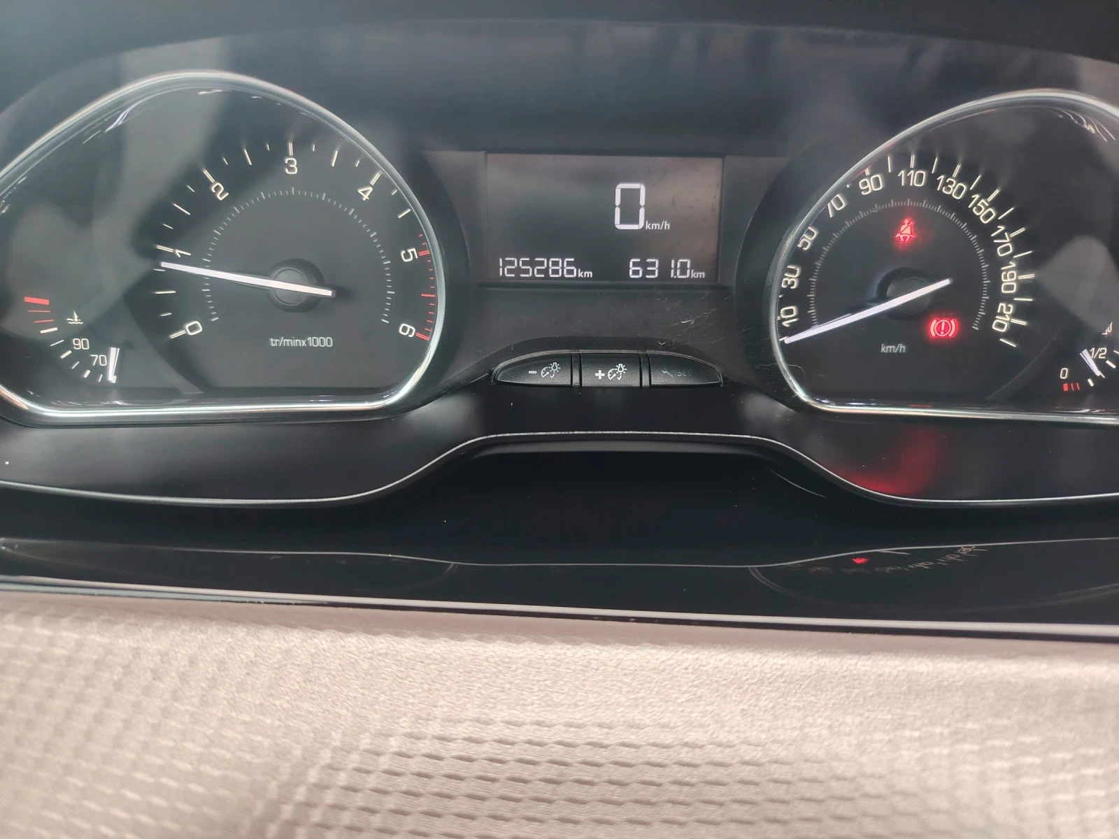 Peugeot 2008 1.6 E-HDI 120�.�� | Mobile.bg � ����������� 13